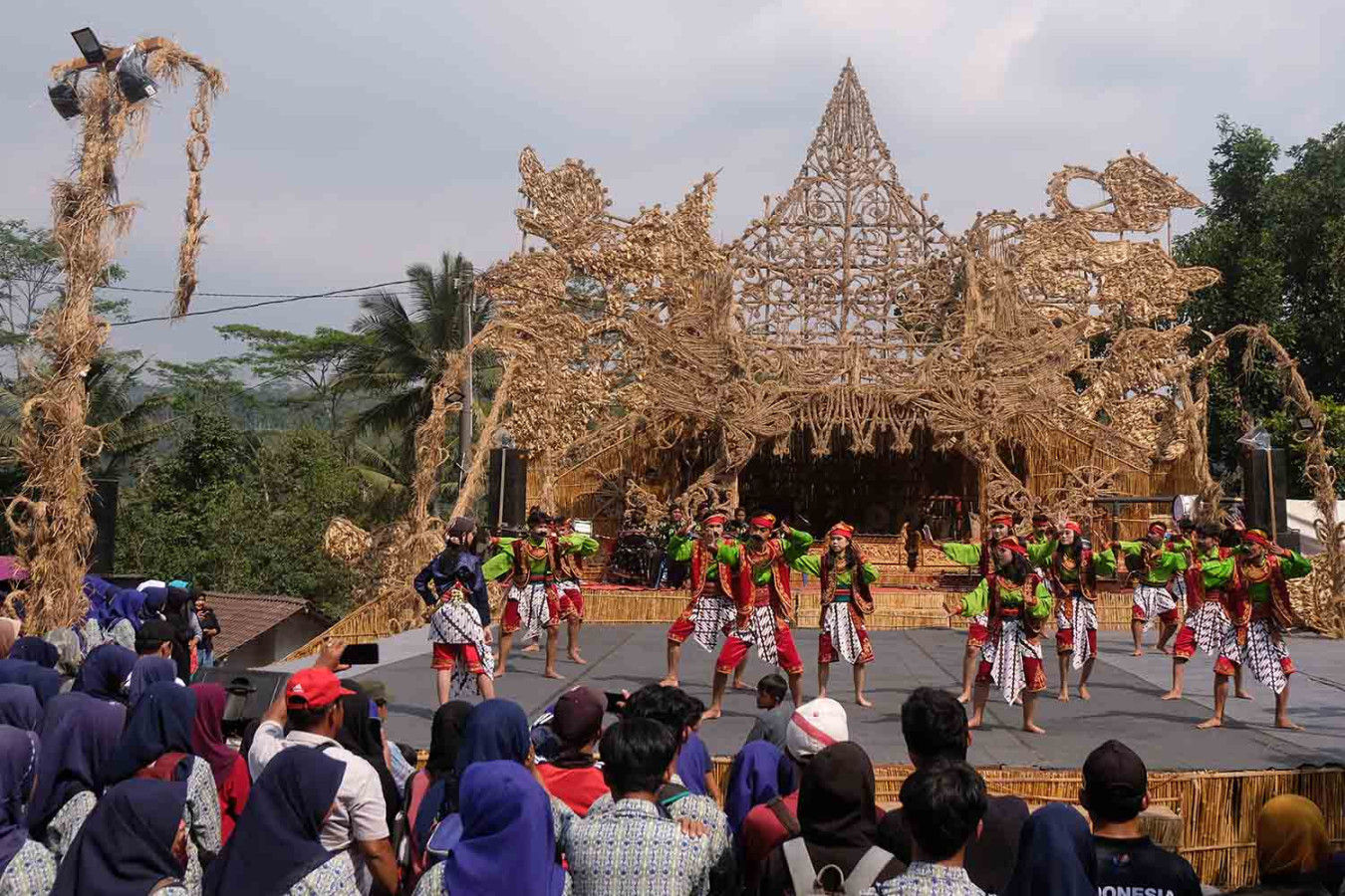 Berita Magelang - Foto : Festival Lima Gunung XXII Di Sudimoro Berita Magelang - Foto : Festival Lima Gunung XXII Di Sudimoro