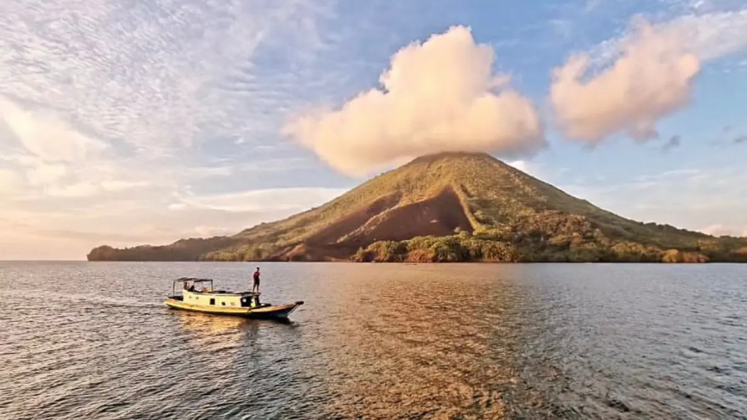 Fakta Menarik Gunung Api Banda di Maluku Tengah yang Jadi Taman Fakta Menarik Gunung Api Banda di Maluku Tengah yang Jadi Taman