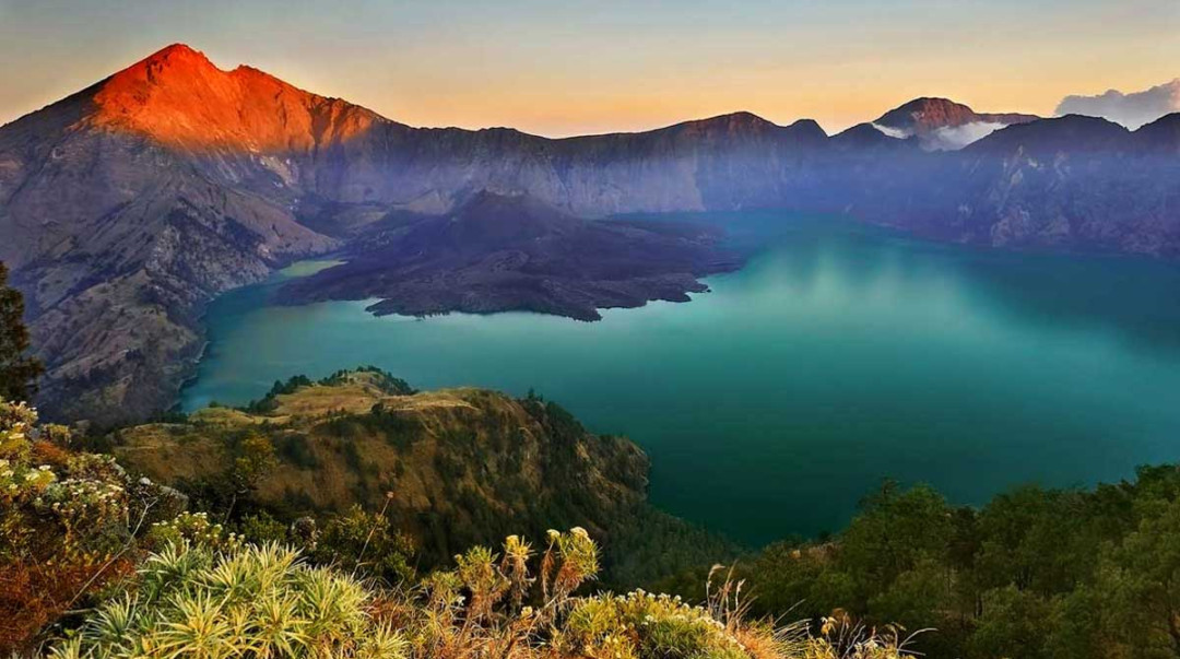 Gunung dengan Pemandangan Menakjubkan di Indonesia, Jadi Gunung dengan Pemandangan Menakjubkan di Indonesia, Jadi
