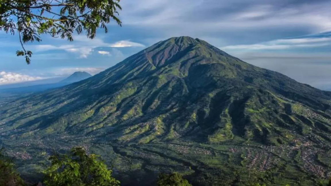 Gunung di Jawa Barat dengan Jalur Pendakian Mudah untuk Pemula Gunung di Jawa Barat dengan Jalur Pendakian Mudah untuk Pemula