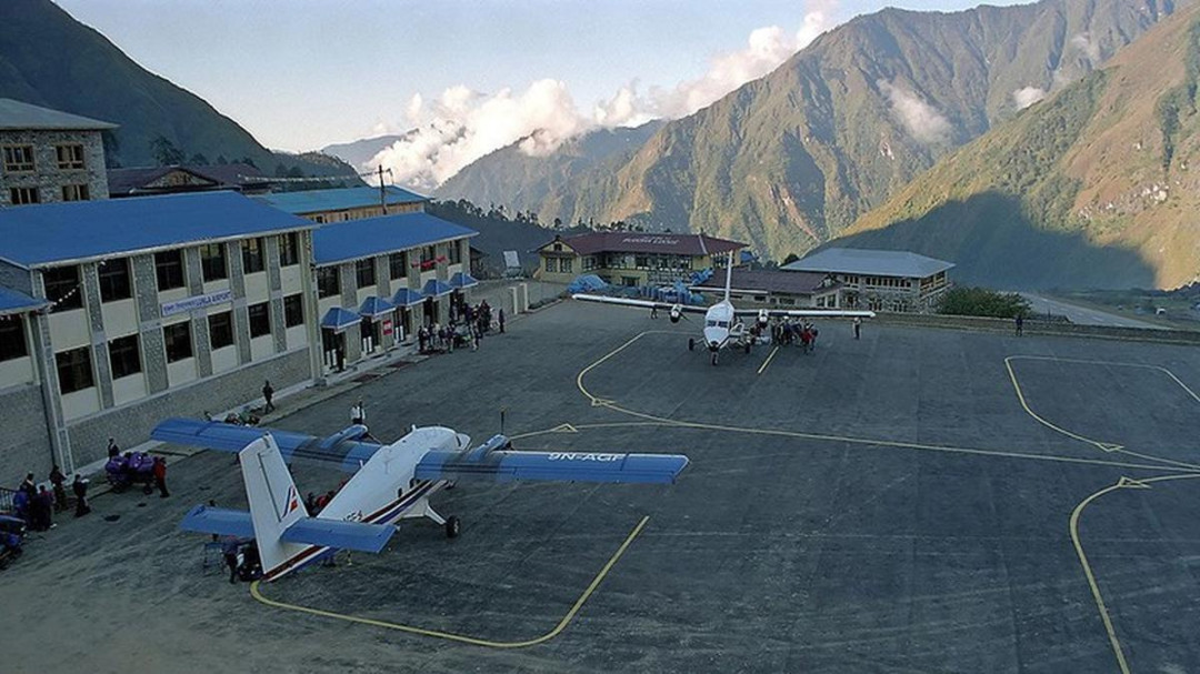 Landasan Pendek dan Dikelilingi Gunung, Ini Dia Bandara Paling Landasan Pendek dan Dikelilingi Gunung, Ini Dia Bandara Paling