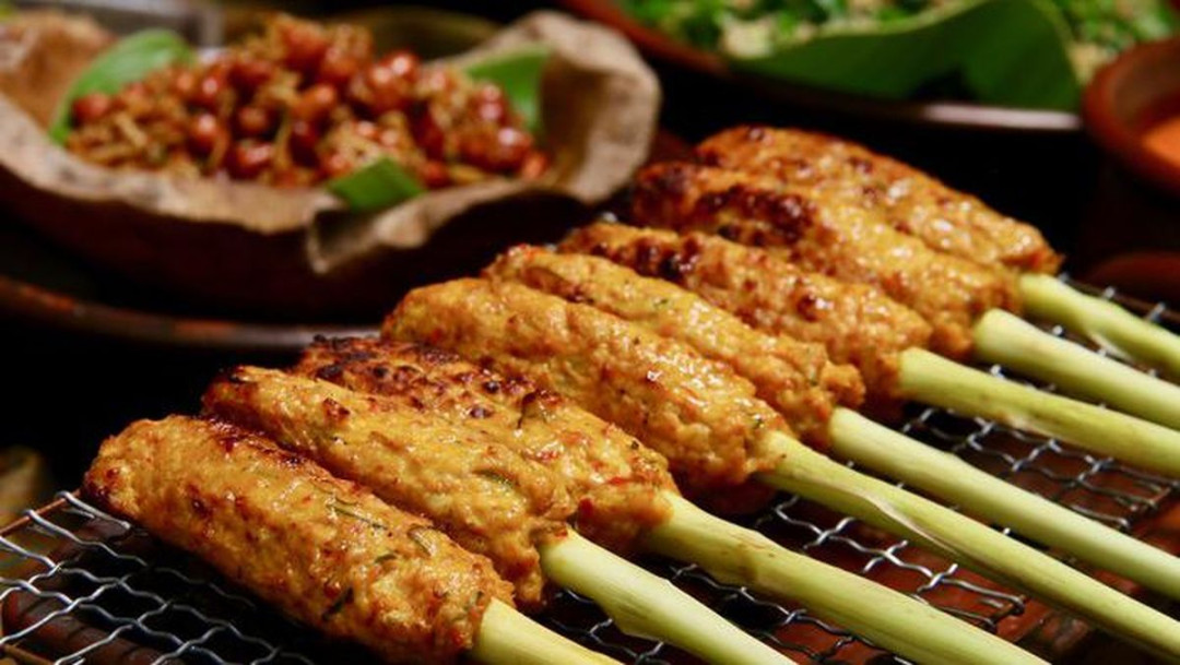 Makanan Khas Bali yang Enak dan Wajib Dicoba Saat Berlibur Makanan Khas Bali yang Enak dan Wajib Dicoba Saat Berlibur