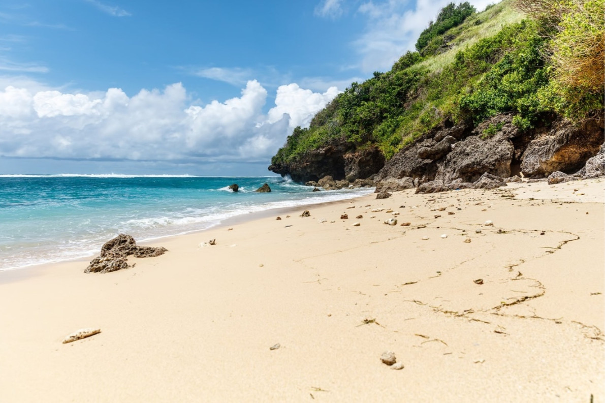 Mengenal Pantai Gunung Payung dan Pantai Indah Lain di Mengenal Pantai Gunung Payung dan Pantai Indah Lain di