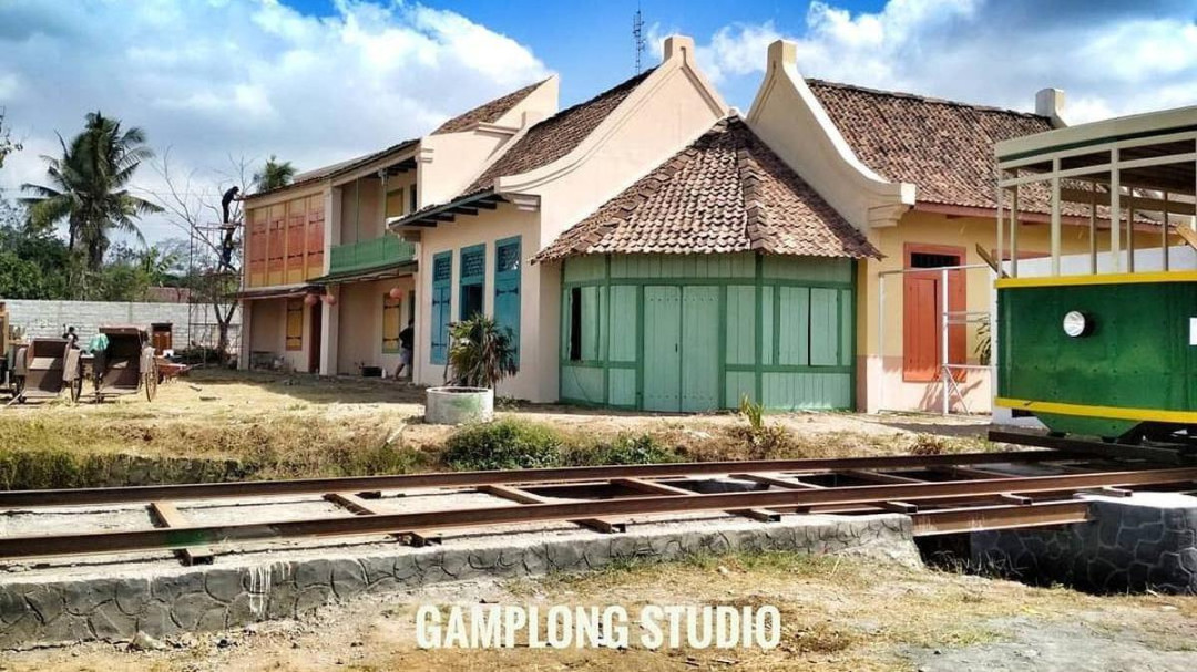 Menyusuri Setting Film Buatan di Studio Alam Gamplong Yogyakarta Menyusuri Setting Film Buatan di Studio Alam Gamplong Yogyakarta