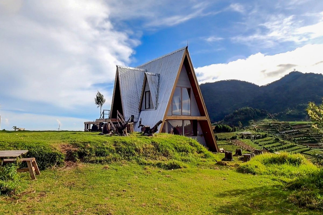 Penginapan di Dieng dengan View Bagus, Bisa Lihat Telaga Halaman Penginapan di Dieng dengan View Bagus, Bisa Lihat Telaga Halaman