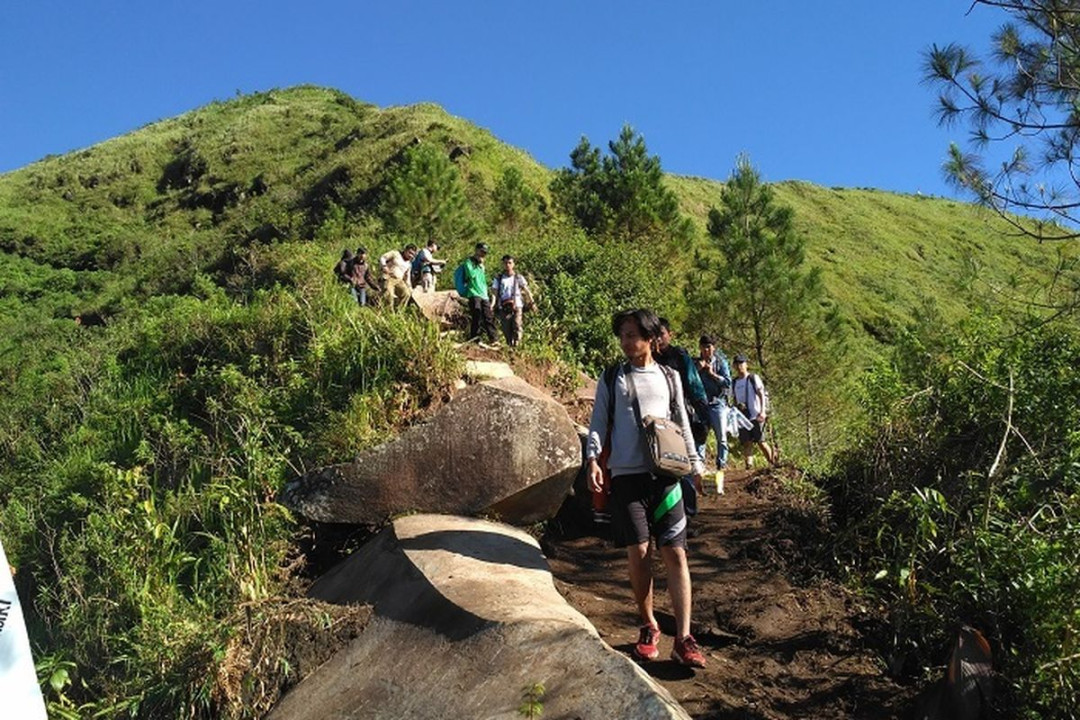 Rute ke Basecamp Andong via Sawit, Dekat Jalan Utama Salatiga-Magelang Rute ke Basecamp Andong via Sawit, Dekat Jalan Utama Salatiga-Magelang