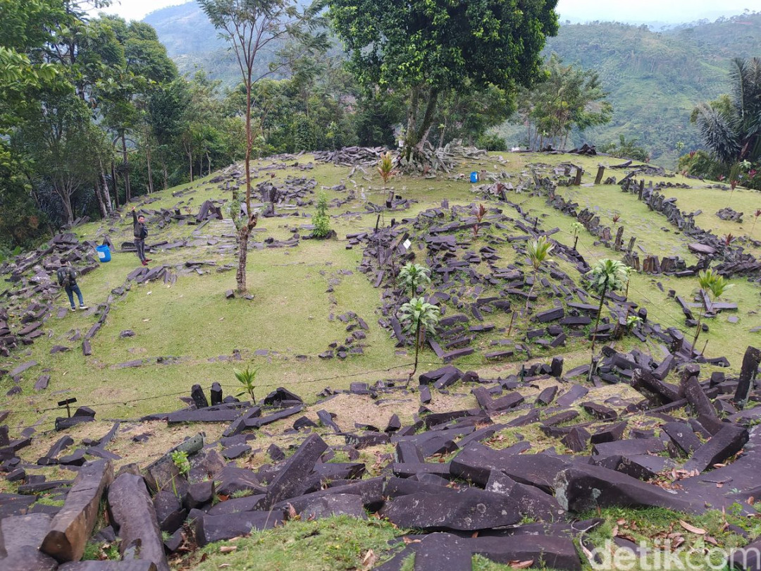 Sejarah Gunung Padang, Situs Tertua di Dunia yang Disebut Kalahkan Sejarah Gunung Padang, Situs Tertua di Dunia yang Disebut Kalahkan