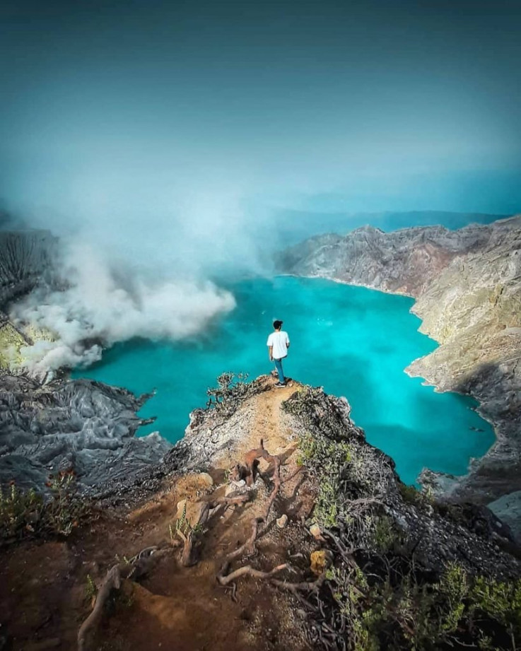 Spot foto Instagenik Yang Memukau, Api Biru di Kawah Ijen Spot foto Instagenik Yang Memukau, Api Biru di Kawah Ijen