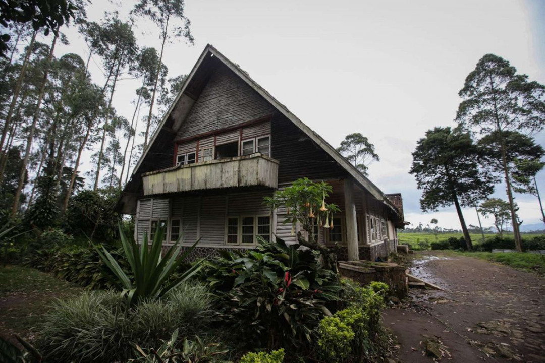 Tempat Wisata di Indonesia yang Terkenal dengan Kisah Mistis Tempat Wisata di Indonesia yang Terkenal dengan Kisah Mistis