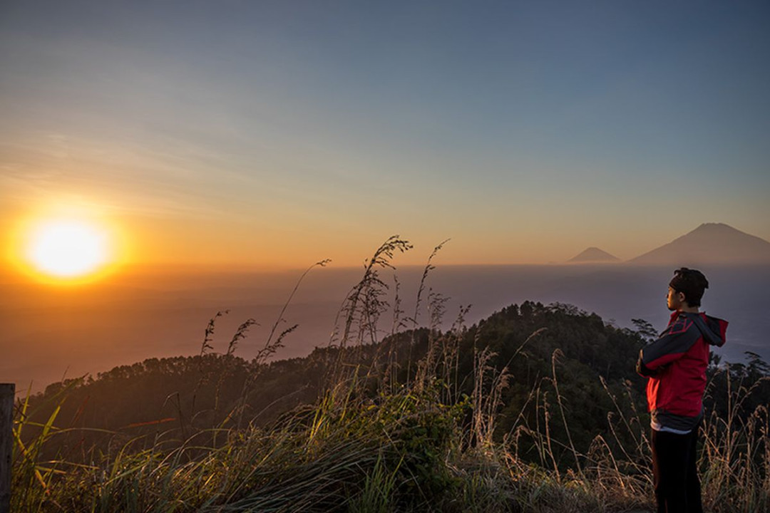 Tips Berburu “Sunset” di Gunung Kunir Purworejo Halaman all Tips Berburu “Sunset” di Gunung Kunir Purworejo Halaman all