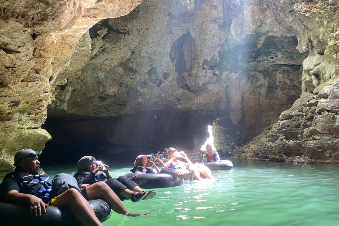 Tips Jelajah Goa Pindul di Gunungkidul, Lindungi Ponsel Halaman Tips Jelajah Goa Pindul di Gunungkidul, Lindungi Ponsel Halaman
