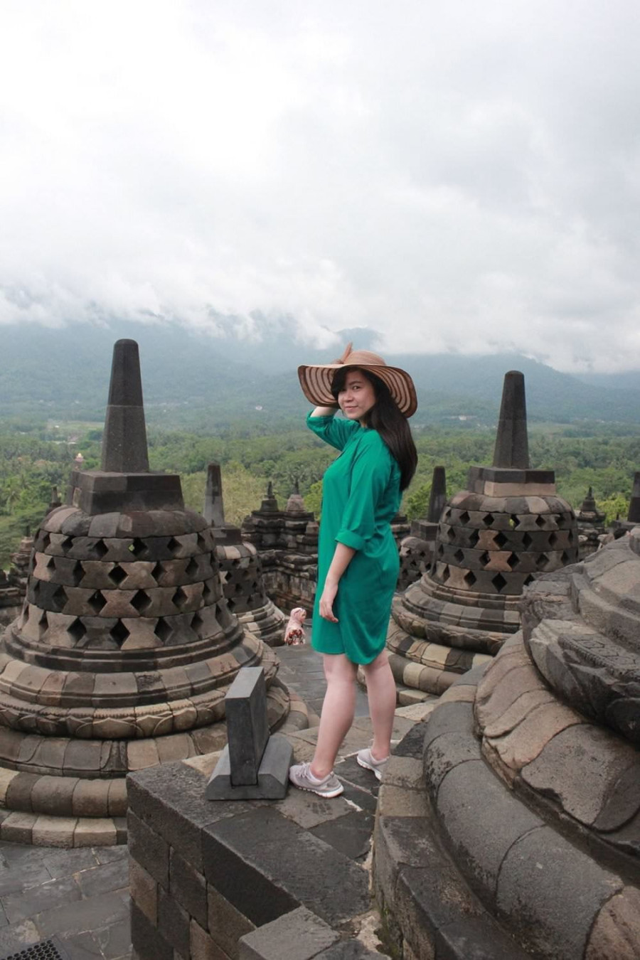 Tips Memotret di Tempat Wisata yang Penuh Keramaian Sintia Tips Memotret di Tempat Wisata yang Penuh Keramaian Sintia