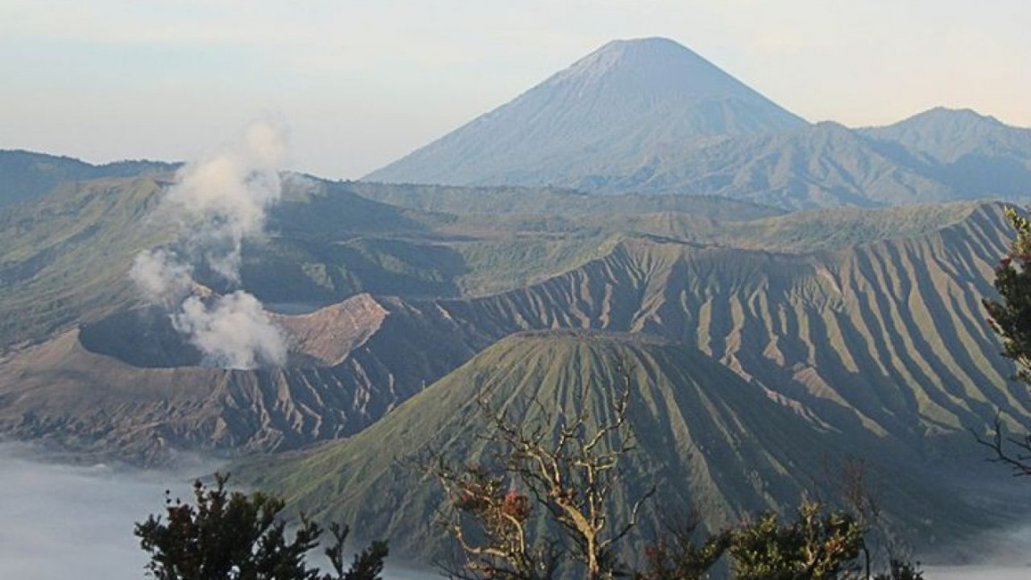 Bukan Hanya Gunung Bromo, Inilah Gunung Aktif Di Jawa Timur Yang Bukan Hanya Gunung Bromo, Inilah Gunung Aktif Di Jawa Timur Yang