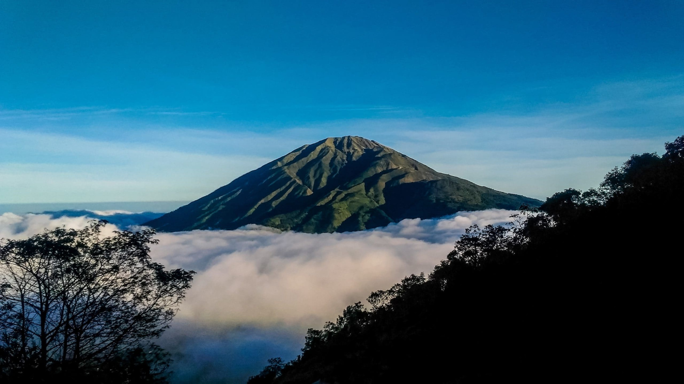 + Gunung Terindah di Indonesia, Surga Bagi Para Pendaki + Gunung Terindah di Indonesia, Surga Bagi Para Pendaki