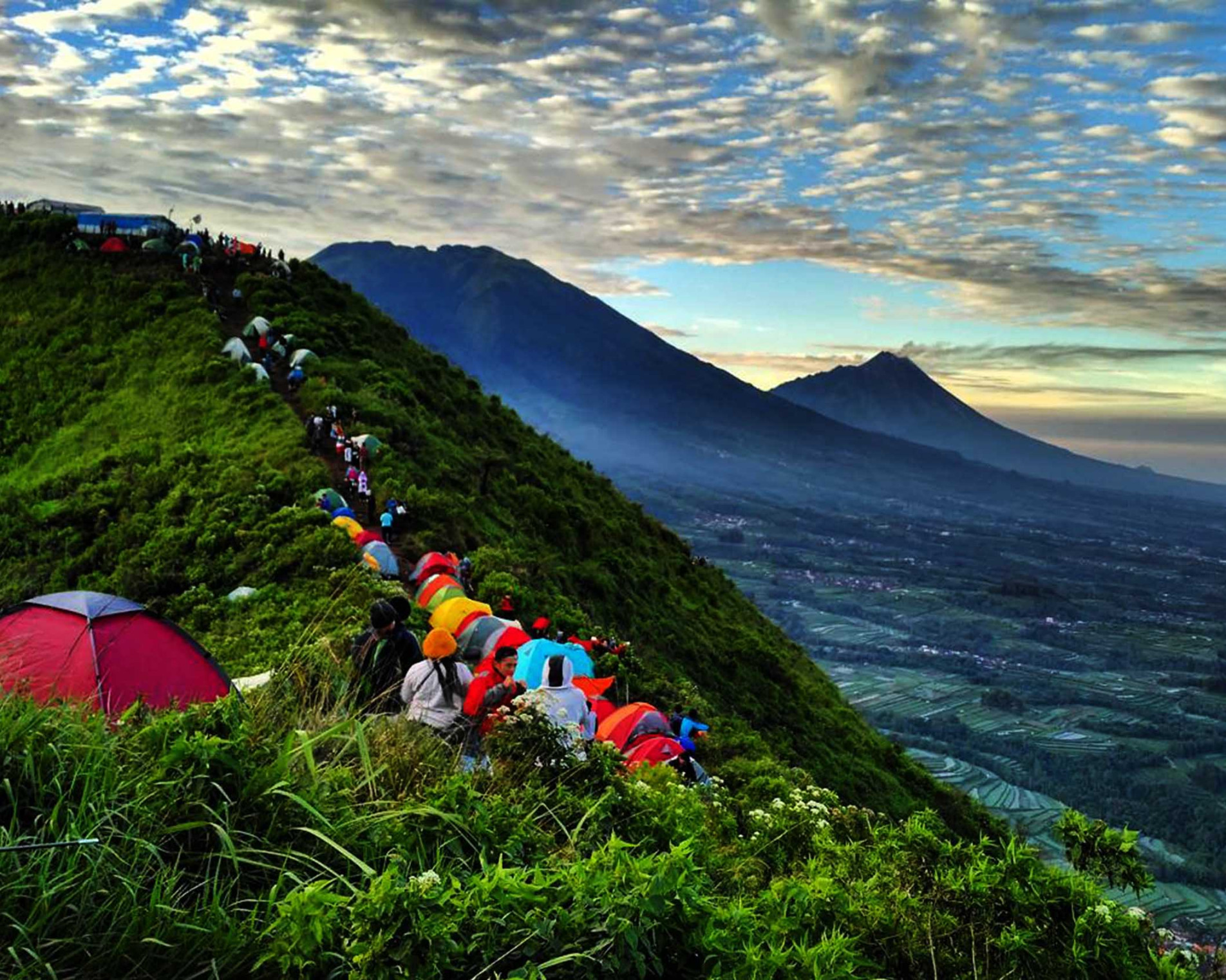 Rekomendasi Gunung Yang Cocok Untuk Pendaki Pemula di Pulau Rekomendasi Gunung Yang Cocok Untuk Pendaki Pemula di Pulau