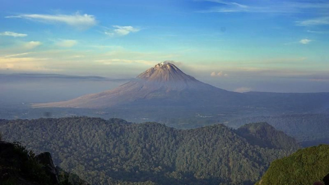 Rekomendasi Wisata Gunung di Sumatera Utara, Berikut Daftarnya! Rekomendasi Wisata Gunung di Sumatera Utara, Berikut Daftarnya!